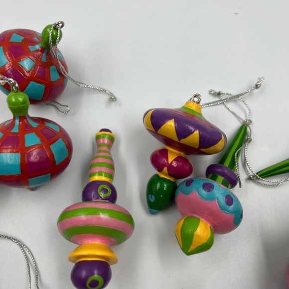 Bright Colorful Christmas Ornaments Tops Green Yellow Purple Resin Wood Feel - Picture 7 of 9